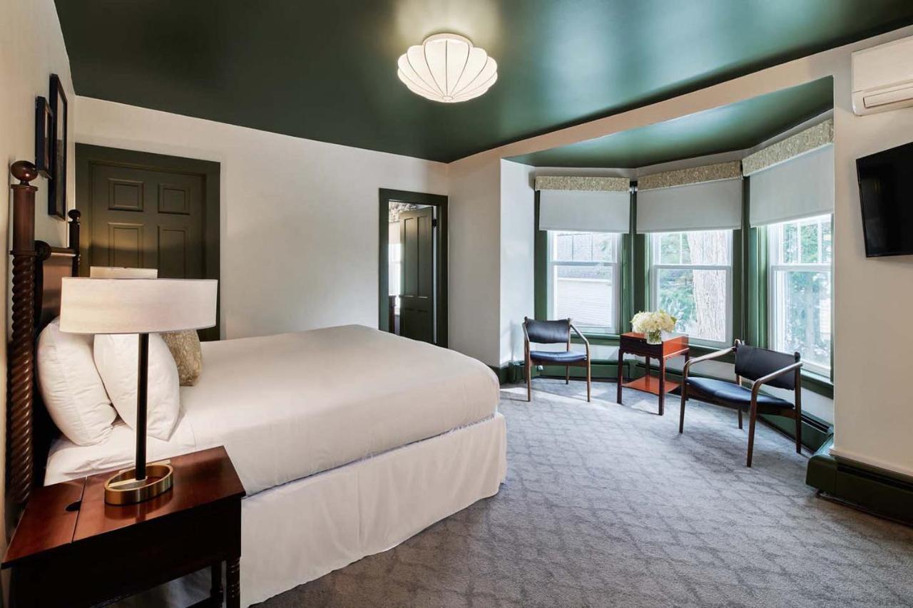 The Whitlock Hotel เลนอกซ์ ภายนอก รูปภาพ