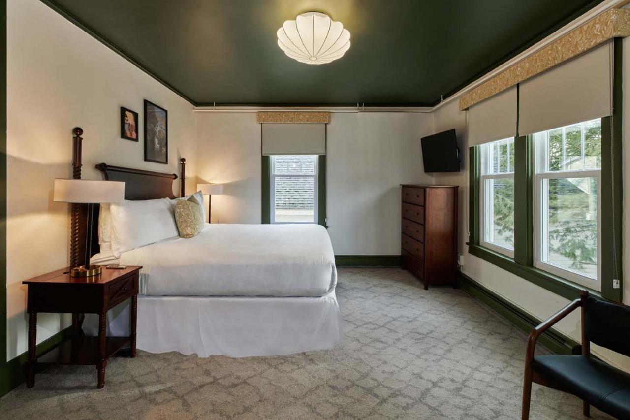 The Whitlock Hotel เลนอกซ์ ภายนอก รูปภาพ