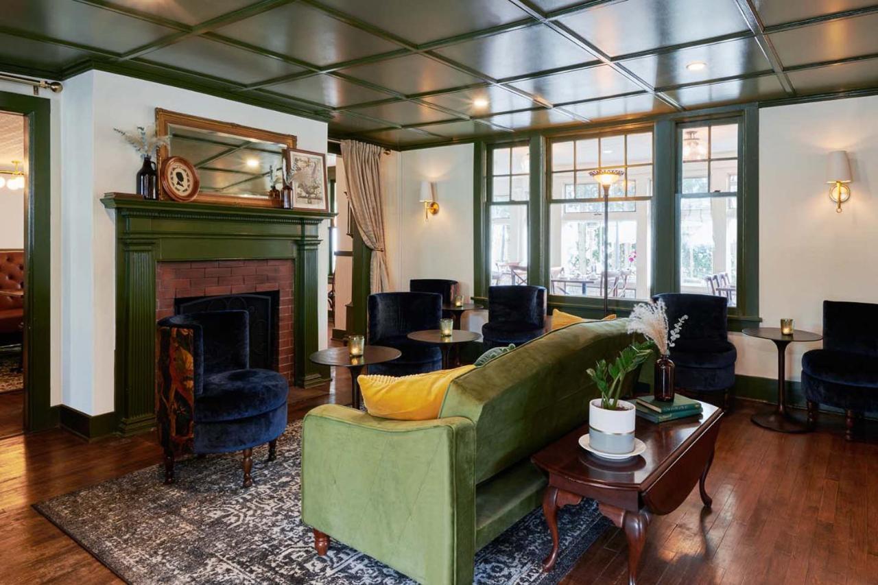 The Whitlock Hotel เลนอกซ์ ภายนอก รูปภาพ