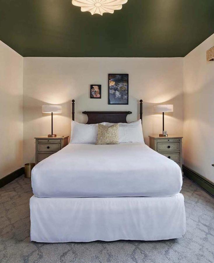 The Whitlock Hotel เลนอกซ์ ภายนอก รูปภาพ