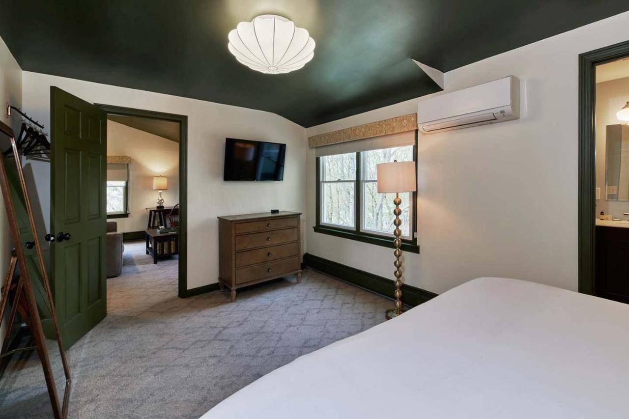 The Whitlock Hotel เลนอกซ์ ภายนอก รูปภาพ