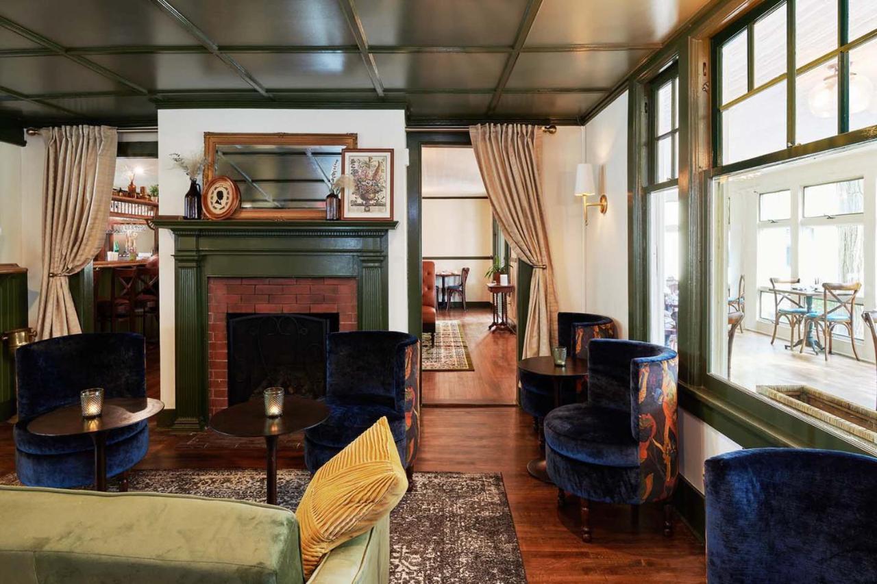 The Whitlock Hotel เลนอกซ์ ภายนอก รูปภาพ