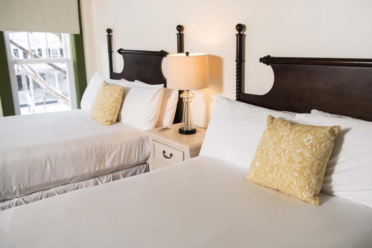 The Whitlock Hotel เลนอกซ์ ภายนอก รูปภาพ